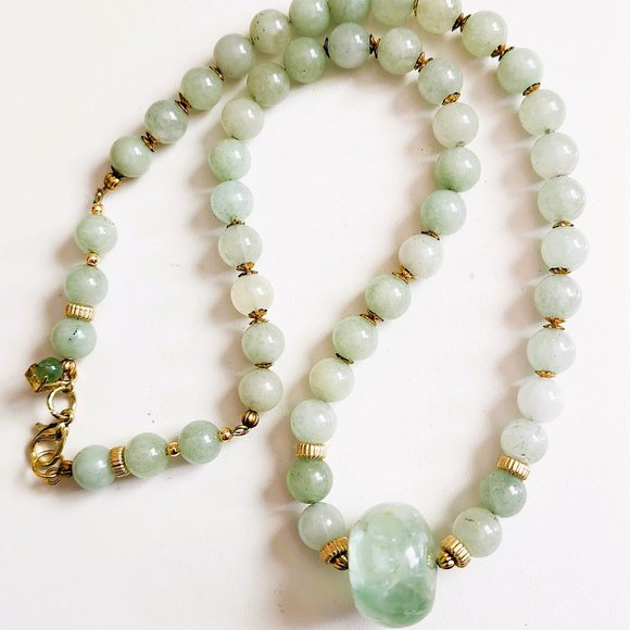 Jadeite Necklace and Bracelet Pale JadeiteOffering - Picture 2 of 5